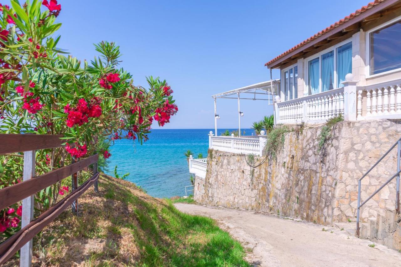 Baywatch Apartments On The Beach By "Elite" Amoudi Exteriér fotografie